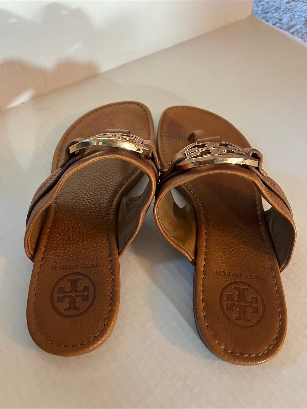 Tory Burch Tan Leather Logo Thong Sandals with Gold Medallions - Picture 3 of 5